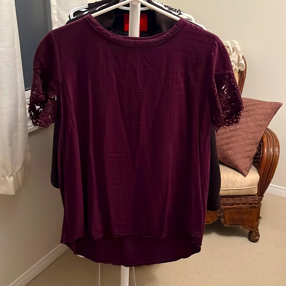 Purple shirt sleeve shirt with lace shoulder, Size L
